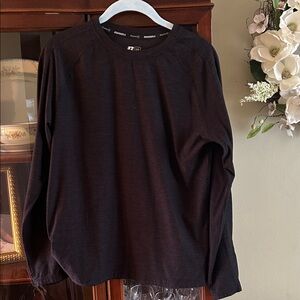 NWOT XL (14-16) Russell Athletic Black Crewneck Long Sleeve Shirt.